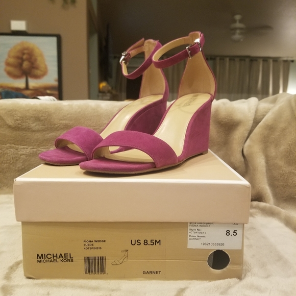 Michael Kors Fiona Wedge Suede Dark  Fuschia/Garnet - Picture 4 of 10